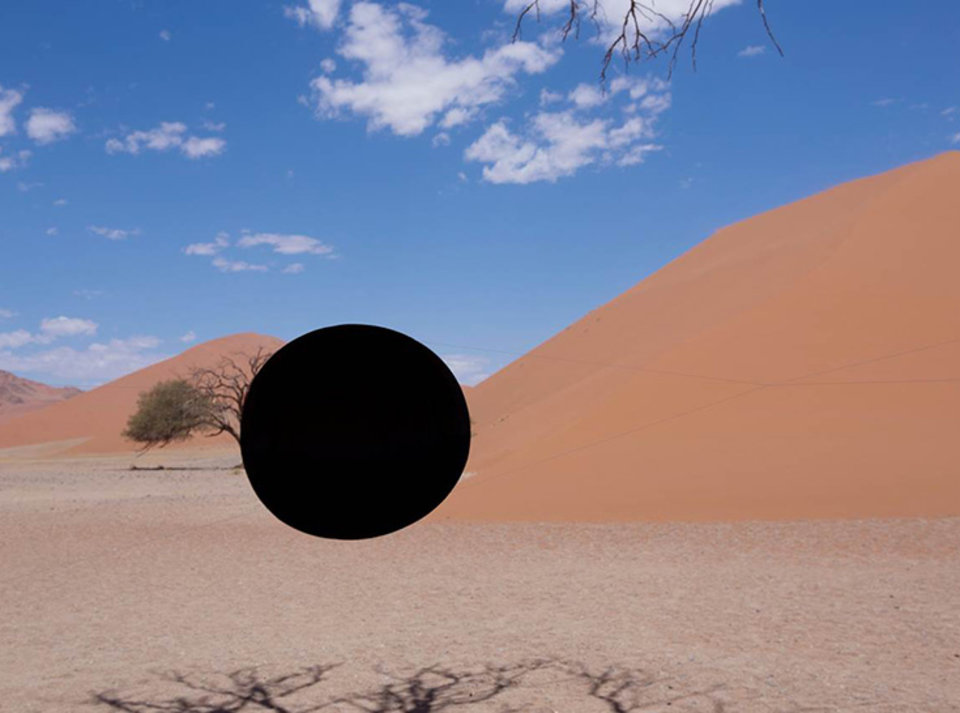 Viviane Sassen, Black hole #01, 2014