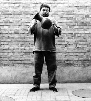 Ai Weiwei, Dropping a Han Dynasty Urn, triptych 1/3, 1995